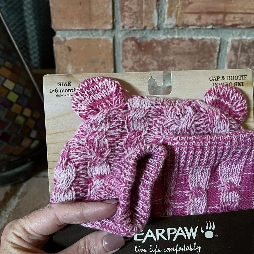 NWT Bearpaw Cap & Bootie Combo Set